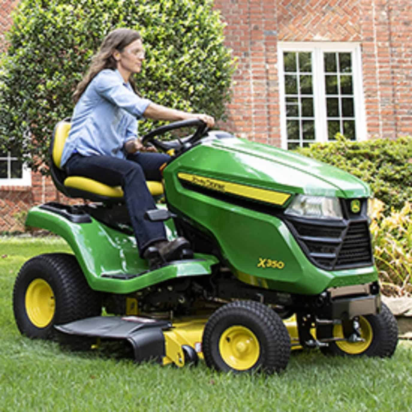 John Deere X380 Smooth-Running Garden Ride On Mower