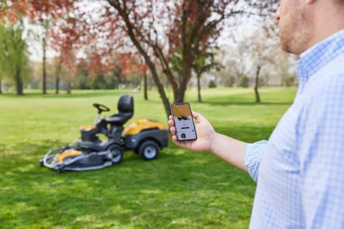 Stiga Park 700 W Comfortable Petrol Out-Front Ride on Lawnmower