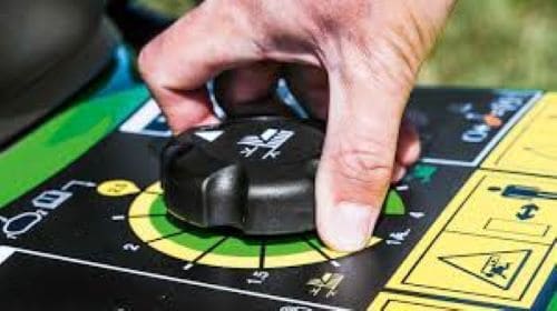 John Deere X590 Hi-Performance Side Discharge, Mulch & opt, Grass Collection Ride on Lawnmower