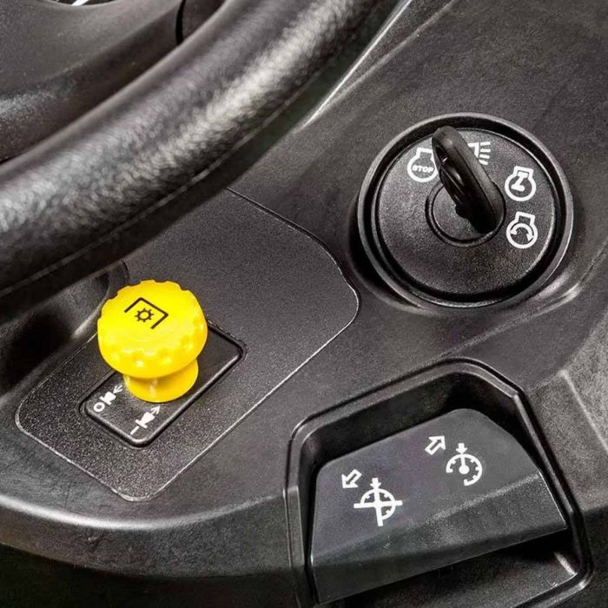 John Deere X167 48″ Best For Medium Size Garden Petrol Lawn Tractor