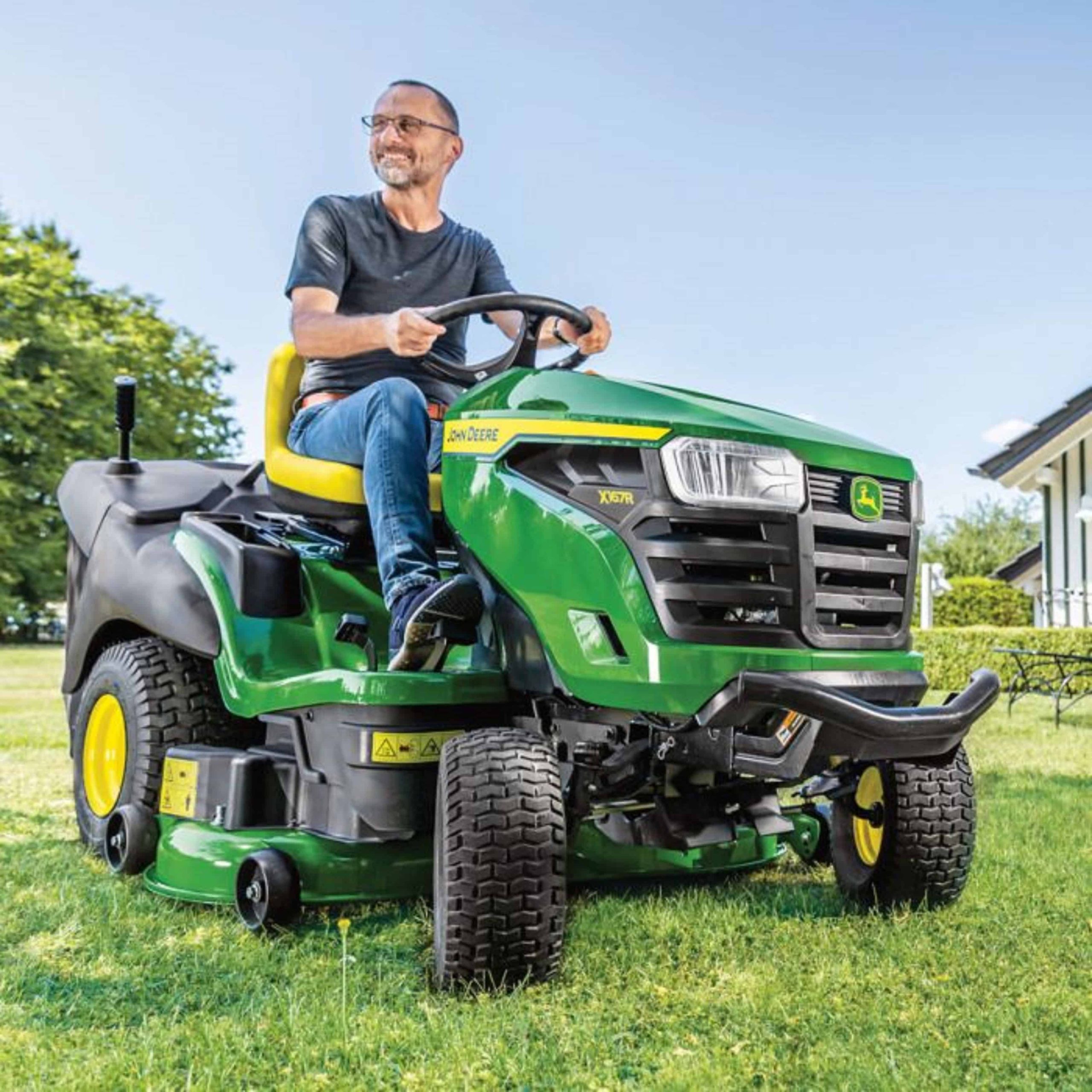 John Deere X167R 42″ Ultimate Automatic Garden Lawn Tractor