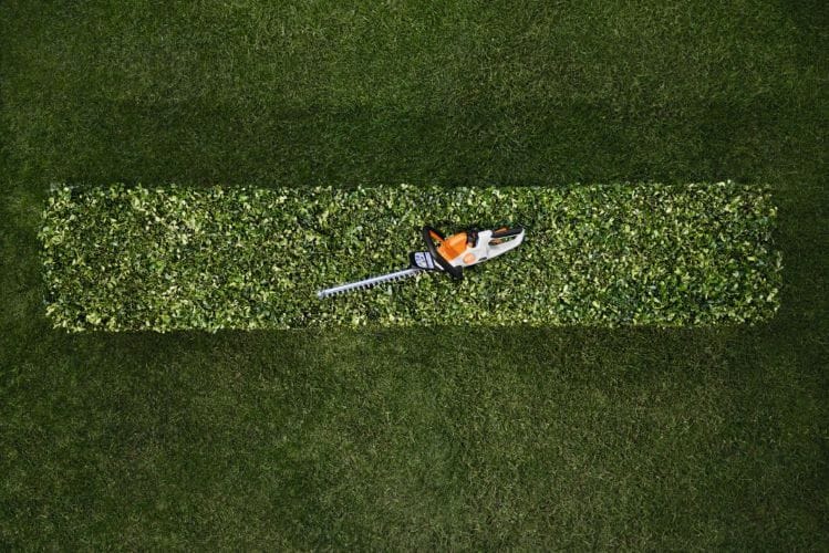 STIHL HSA30 Cordless 18″ Hedge Trimmer Set – AS System