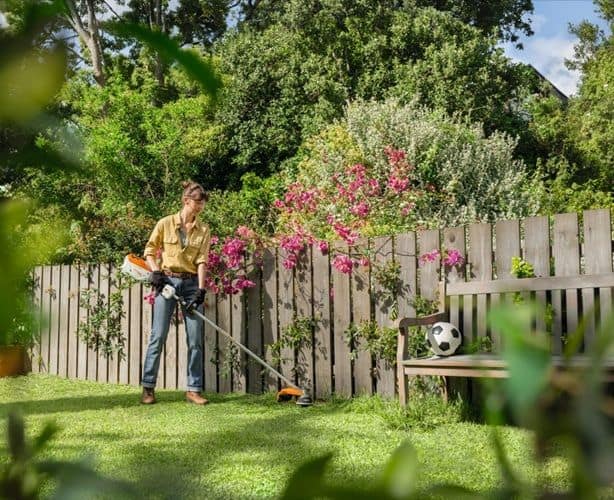 STIHL FSA 80R Cordless Battery Strimmer – AK System